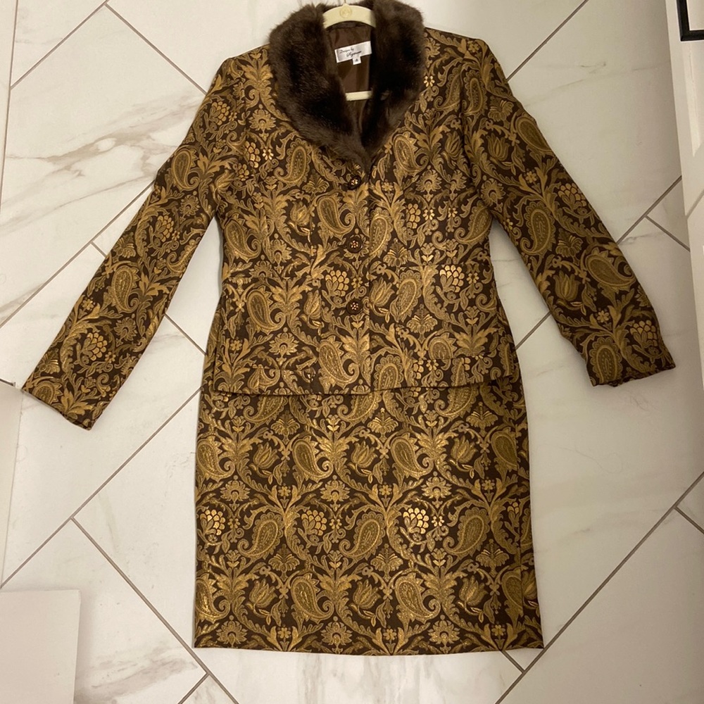 Designs by Seymour Womens tailored suit with pencil skirt